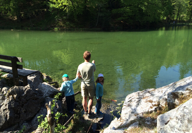Fische füttern am Ruhpoldinger Taubensee