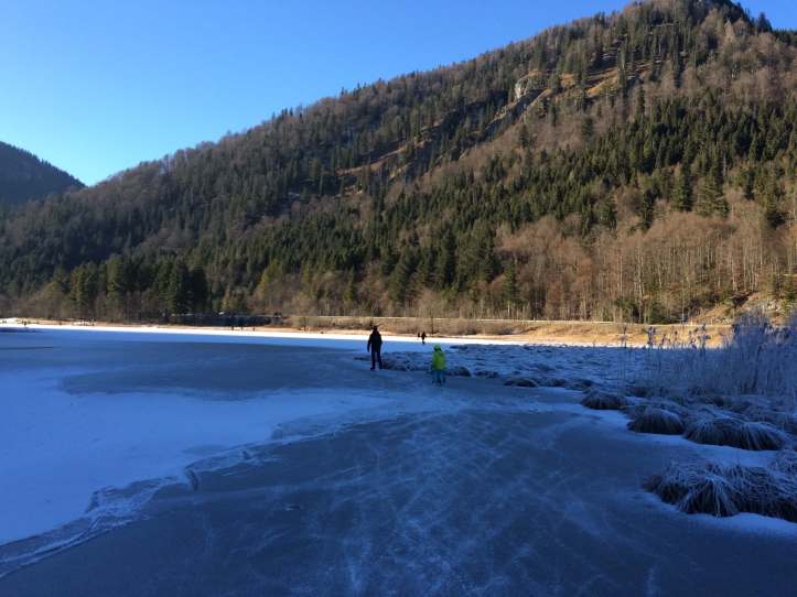 Eislaufen am Weitsee bei Ruhpolding