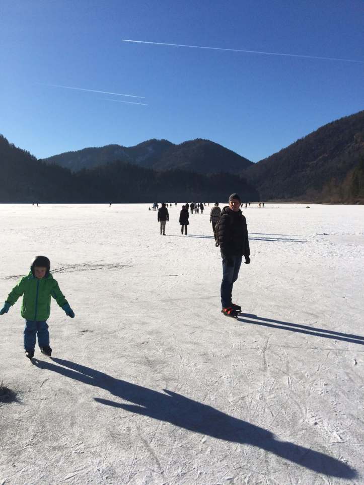 Eislaufen am Weitsee bei Ruhpolding